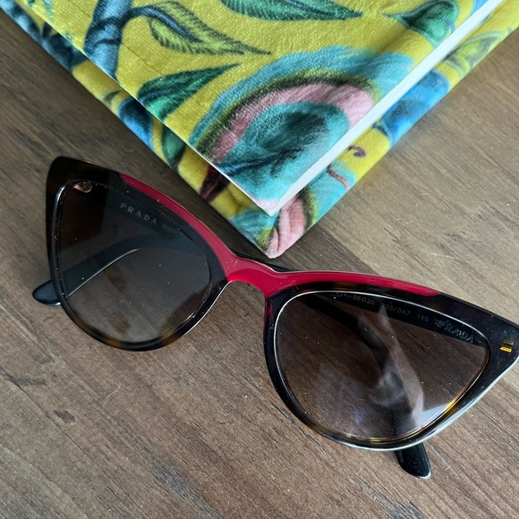 Prada sunglasses cat eye with two color combination. - Picture 1 of 6